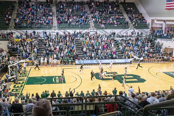 Women's basketball game at UW Green Bay