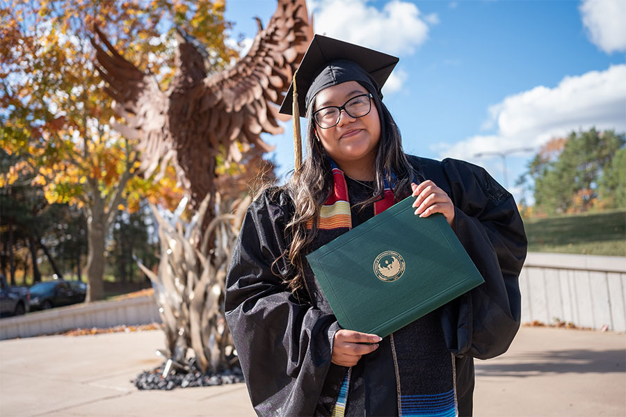Esmeralda Franco, egresada de la UWGB