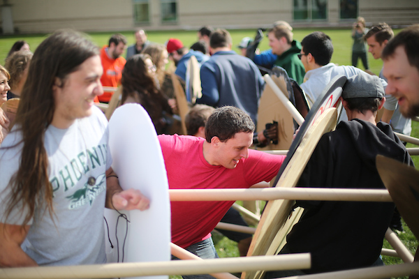 Studenst reenact Medieval war